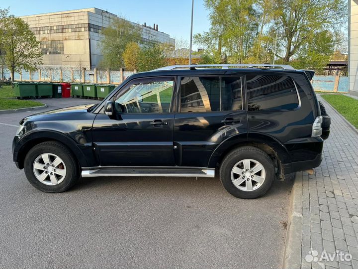 Mitsubishi Pajero 3.2 AT, 2008, 289 000 км