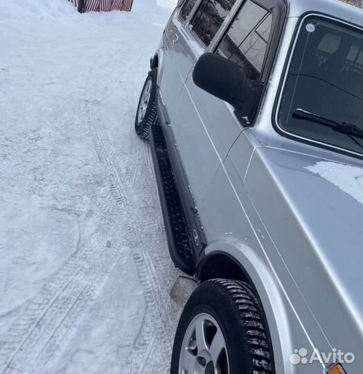 Пороги 2131 Нива Эксклюзив сталь+резинки черные