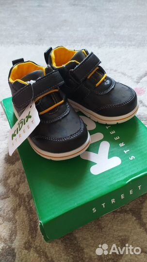 Ботинки р. 21 новые, маломер