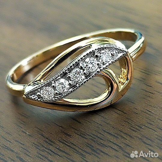 Золотые серьги и кольцо с бриллиантами. Золото 585