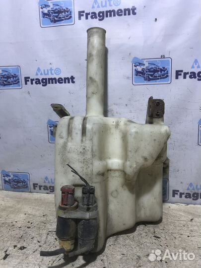 Бачок омывателя лобового стекла Toyota Avensis 1