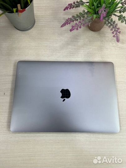 Macbook pro 13 i5/8/256gb 2020 A2289