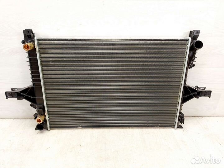 Радиатор охлаждения Volvo S60. 2000-2009