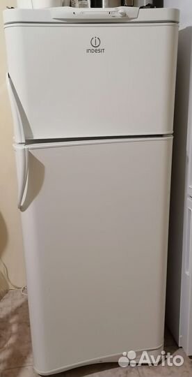 Холодильник indesit