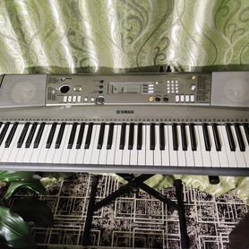 Синтезатор Yamaha PSR R300