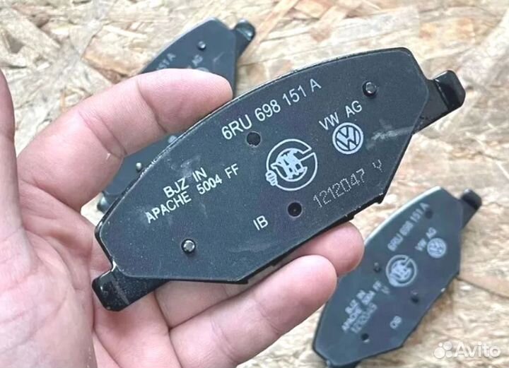 Тормозные колодки передние vw Polo Поло 6RU698151A