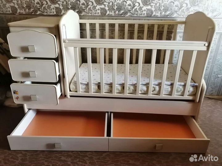 Детская кроватка