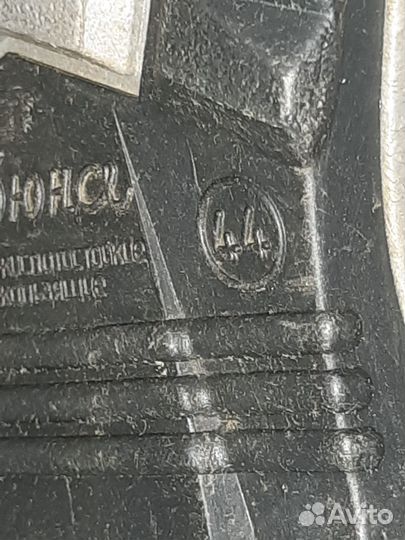 Сапоги болотные, валенки, калоши