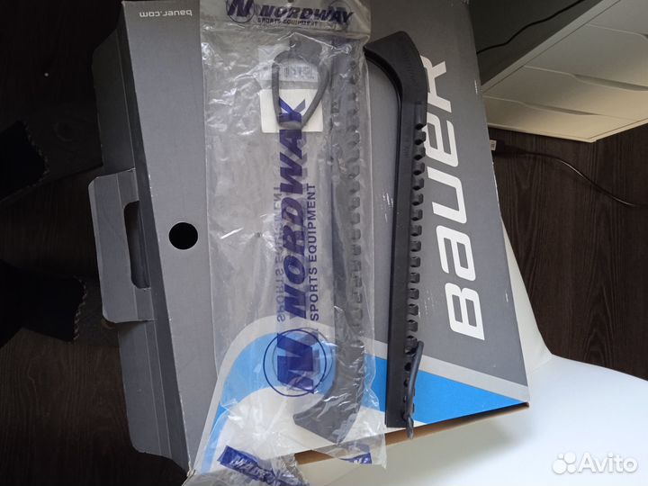 Хоккейные коньки bauer