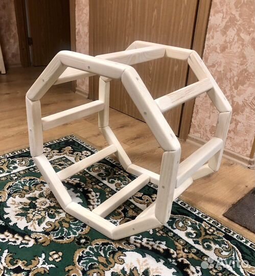 Дровница деревянная