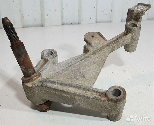 Кронштейн коробки передач Renault Kangoo