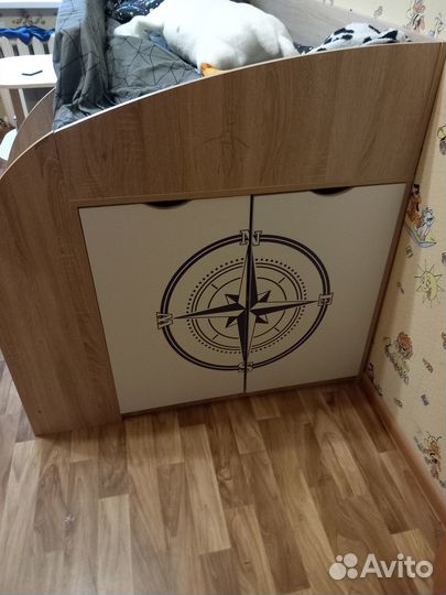 Кровать чердак со столом бу