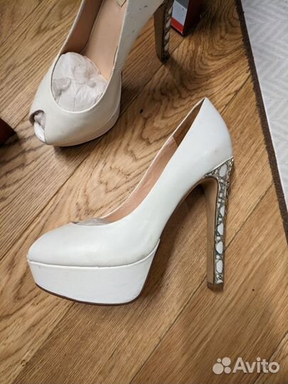 Туфли белые кожаные