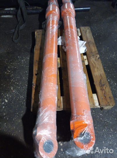 Гидроцилиндр hitachi ZX200 Рукоятный