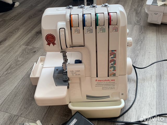 Оверлок (новый) merrylock 005