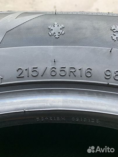 RoadX RX Frost WH02 215/65 R16 98H