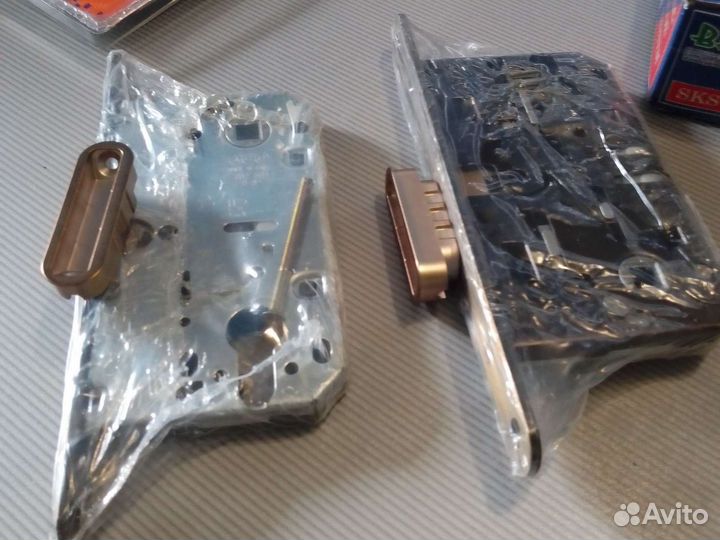 Дверная фурнитура