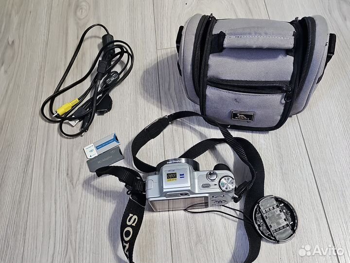 Фотоаппарат Sony DSC-H10