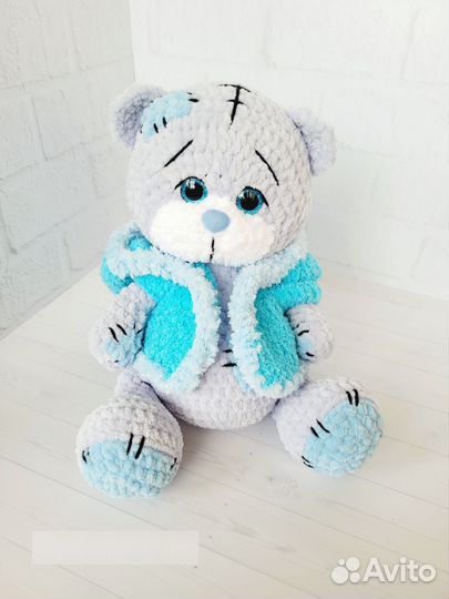 Плюшевый мишка тедди. Вязаный медвежонок