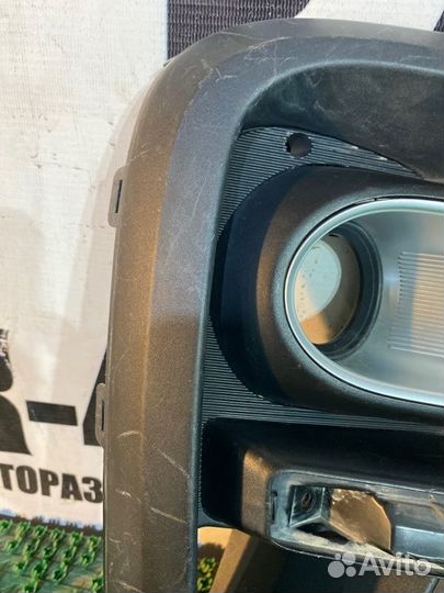 Накладка противотуманной фары передняя правая Kia