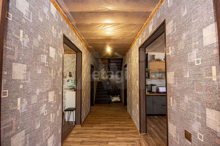 Дом 145 м² на участке 9,3 сот.