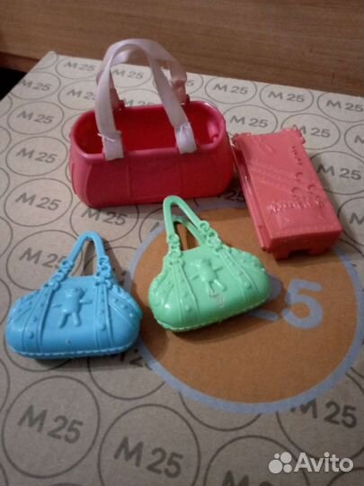 Посуда, сумки, аксессуары для кукол