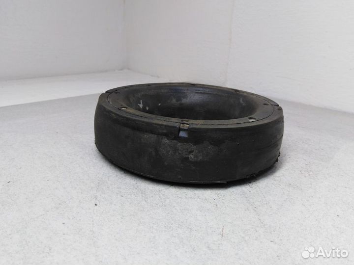 Проставка пружины передней