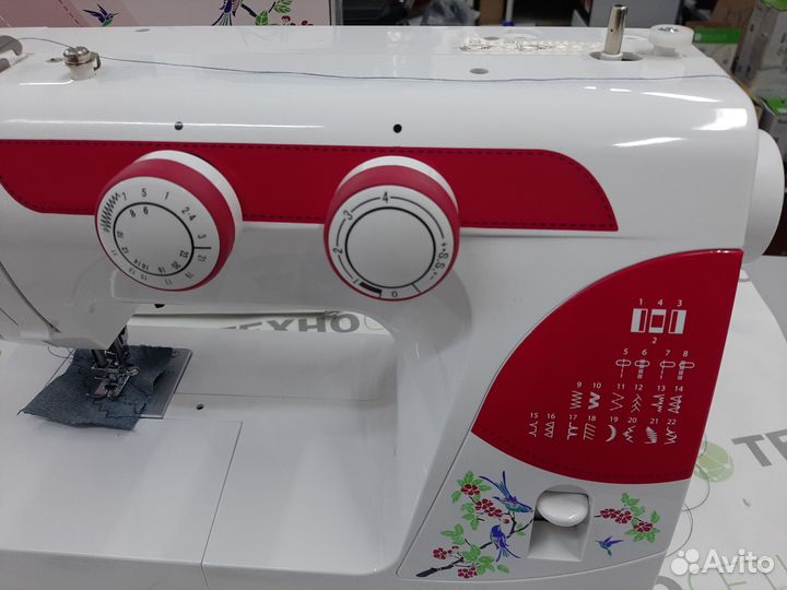 Швейная машина Leader Paradise