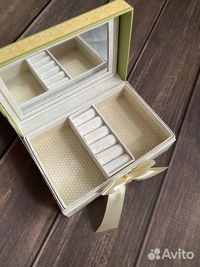 Шкатулка для украшений