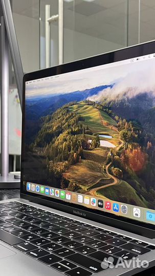 Macbook Air 13 (2019, Retina, 8Gb, 128Gb SSD)