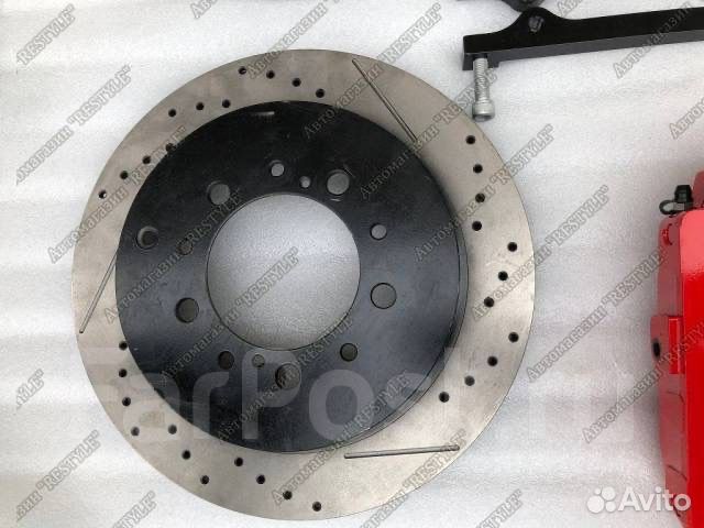 1. Тормоза Brembo Toyota Land cruiser 200