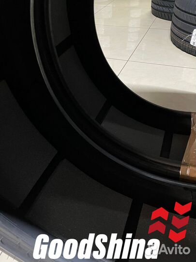 Pirelli P Zero Gen-2 Noise cancelling system 275/40 R22 и 315/35 R22