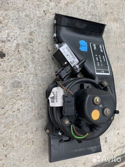 Отопитель, моторчик печки задний Бмв х5 е53