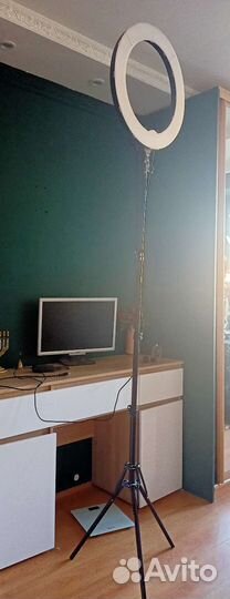 Лампа кольцевая на штативе