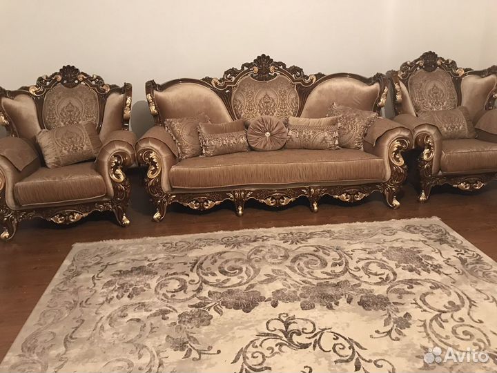 Диван с креслами