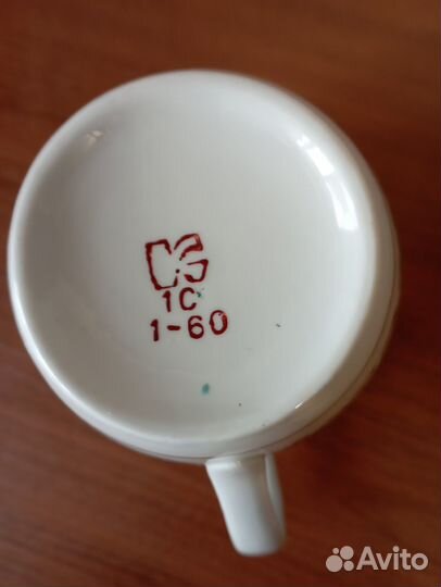 Чашки фарфоровые