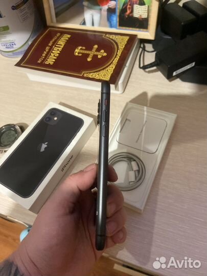 iPhone 11, 64 ГБ