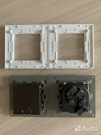 Сенсорные выключатели и розетки