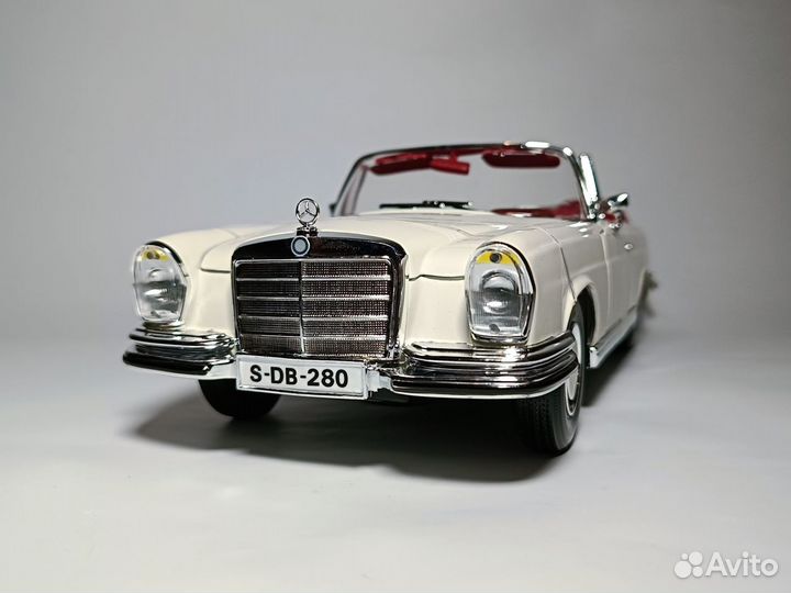 Модель Mercedes-Benz 280SE 1967 Maisto 1:18