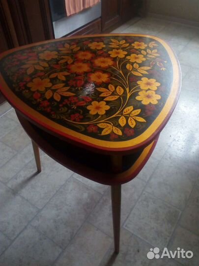 Столик журнальный + детские стулья хохлома