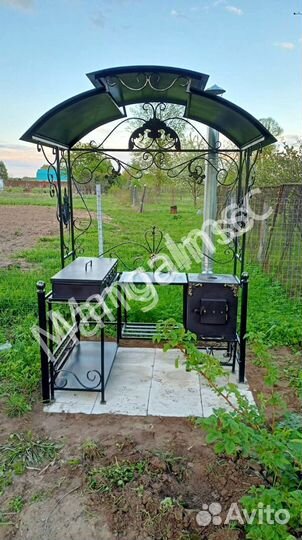 Мангал с крышей