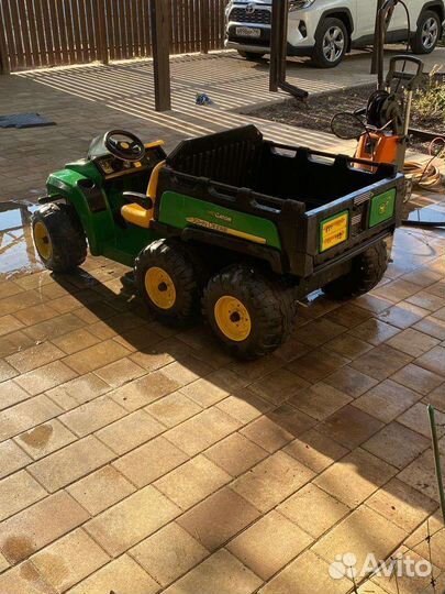 Машина на аккумуляторе для ребенка