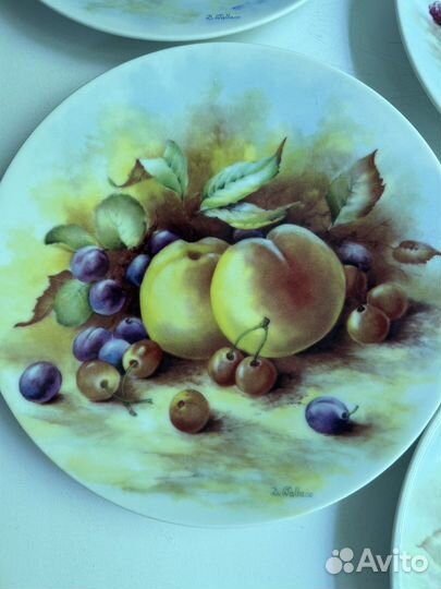 Настенные фарфоровые тарелки по мотивам D. Wallace