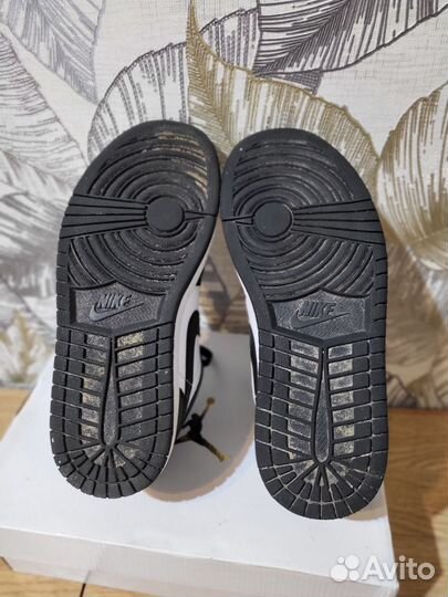 Продам Джорданы 1 LOW оригинал Р.39