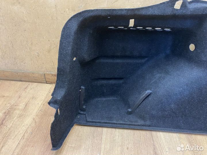 Обшивка багажника левая Skoda Rapid 2013-2020