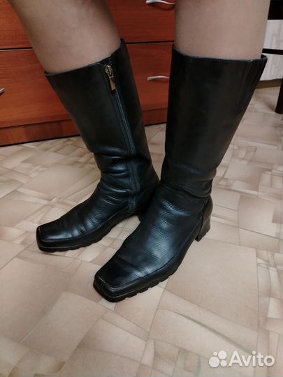 Зимние женские кожаные сапоги с натуральным мехом