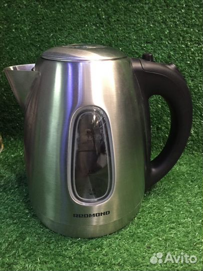 Чайник электрический Redmond RK-M183