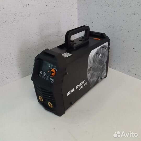 Сварочный аппарат Сварог real ARC 200