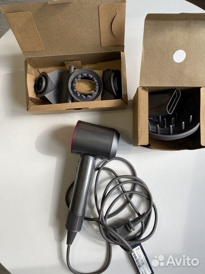 Фен для волос dyson