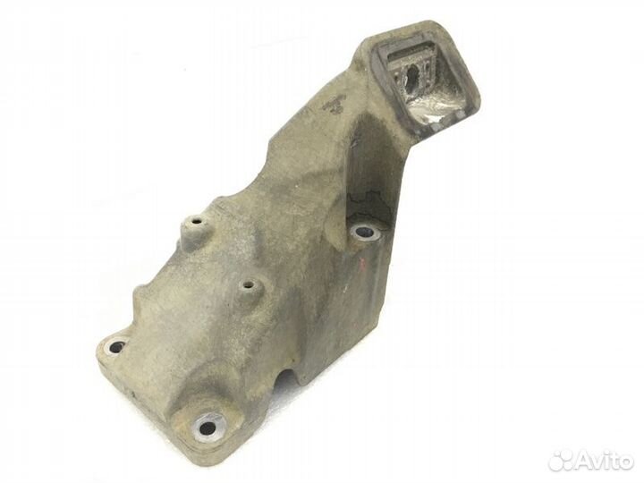 Кронштейн двигателя правый Land Rover Range Rover